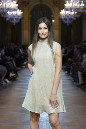 Robe Doll – Image 2