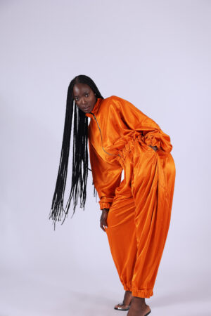 Combinaison satinée orange – Image 2
