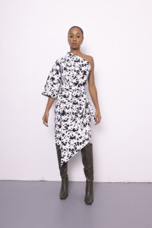 Robe asymétrique vu de face