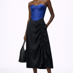 Jupe midi satinée noire à fronces latérales