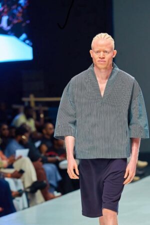 Haut rayé ample bleu marine